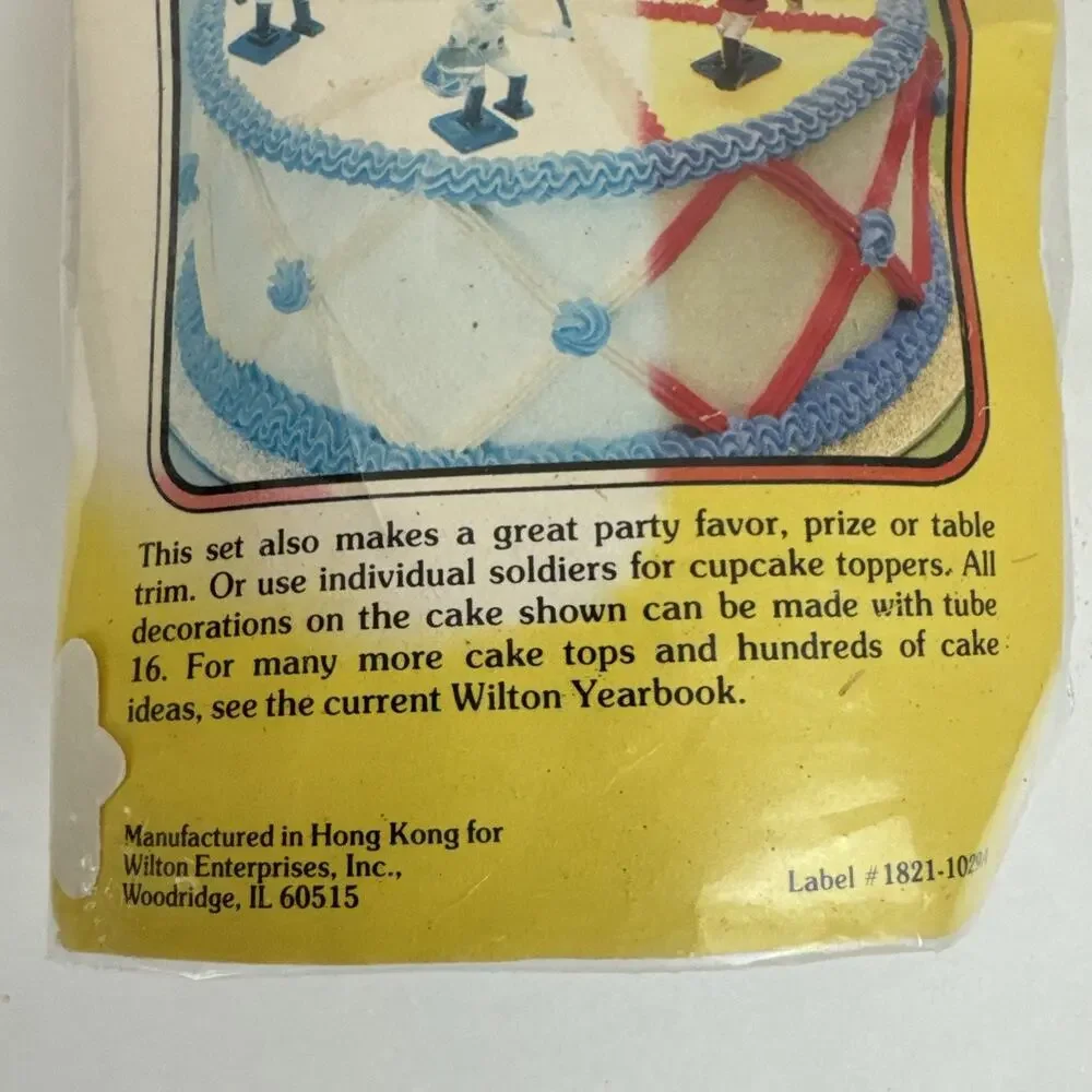 Vintage Wilton Cake Tops Plastic 3